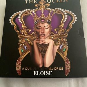 The queen (Eloise) eye shadow pallete